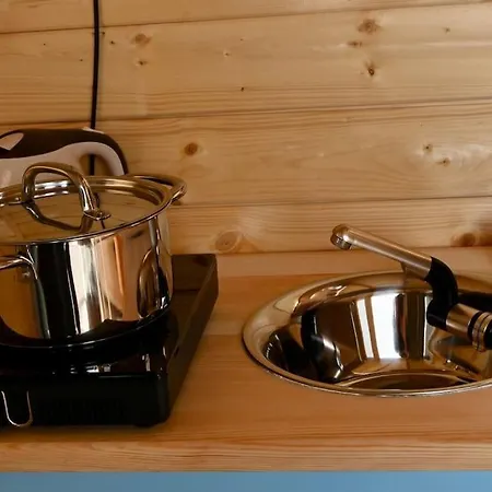 Huettchen Ganzjaehrig Nutzbar Mit Kamin&sauna * Dargun