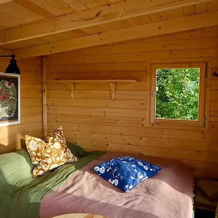 Huettchen Ganzjaehrig Nutzbar Mit Kamin&sauna