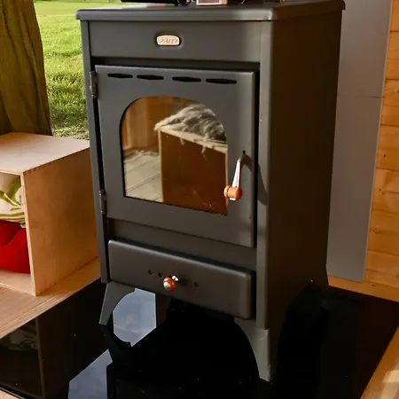 Huettchen Ganzjaehrig Nutzbar Mit Kamin&sauna